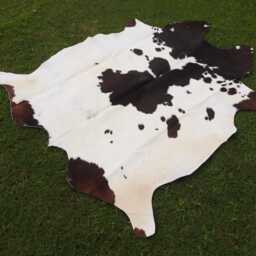 Natural Brown & White Cowhide Rug-Genuine Brazilian Cow Hide - Hair-On Skin Floor Area Rug-Luxury Large Rug For Rustic Home Decor - thumbnail 3