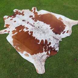 Natural Brown & White Cowhide Rug-Genuine Brazilian Cow Hide - Hair-On Skin Floor Area Rug-Luxury Large Rug For Rustic Home Decor - thumbnail 4