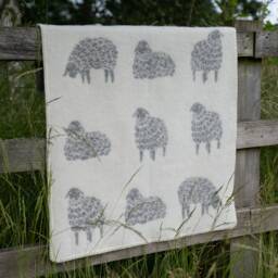 Sheep Mima Little Blanket - Reversible Grey Wool Throw Baby Shower Gift - thumbnail 3