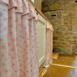 Floral Sink Curtains, Cottage Style Cabinet Curtain - thumbnail 2