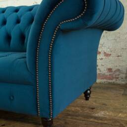 British Handmade Ocean Navy Blue Velvet Chesterfield Snuggle Chair - thumbnail 3