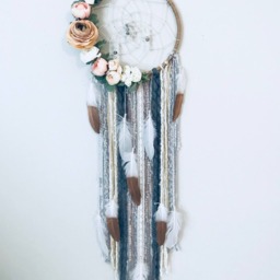 Floral Dreamcatcher, Boho Wall Hanging, Feather Yarn Decor - thumbnail 3
