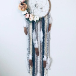 Floral Dreamcatcher, Boho Wall Hanging, Feather Yarn Decor - thumbnail 4