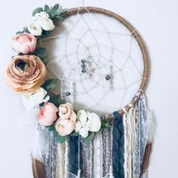 Floral Dreamcatcher, Boho Wall Hanging, Feather Yarn Decor - thumbnail 2