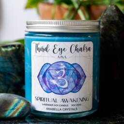 Lavender Scented Third Eye Chakra Candle With Labradorite Crystal - thumbnail 3