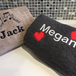 Personalised Embroidered Bath Towels/Bath Sheets 650 Gms Towels, Choose A Design, Add Any Name, Towels & Sheets - thumbnail 3