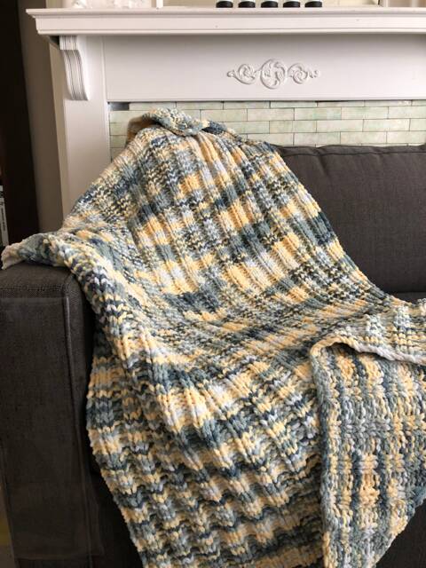 Super Soft Knitted Throw Blanket - image 1