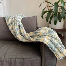Super Soft Knitted Throw Blanket - thumbnail 2