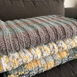 Super Soft Knitted Throw Blanket - thumbnail 4
