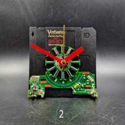 Recycled Computer Board Clock Tech Geek Desk Accessory - thumbnail 3