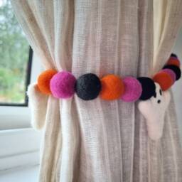 Ghost Candy Pop Halloween Curtain Felt Ball Pom Tie Backs - thumbnail 3