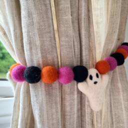 Ghost Candy Pop Halloween Curtain Felt Ball Pom Tie Backs - thumbnail 2