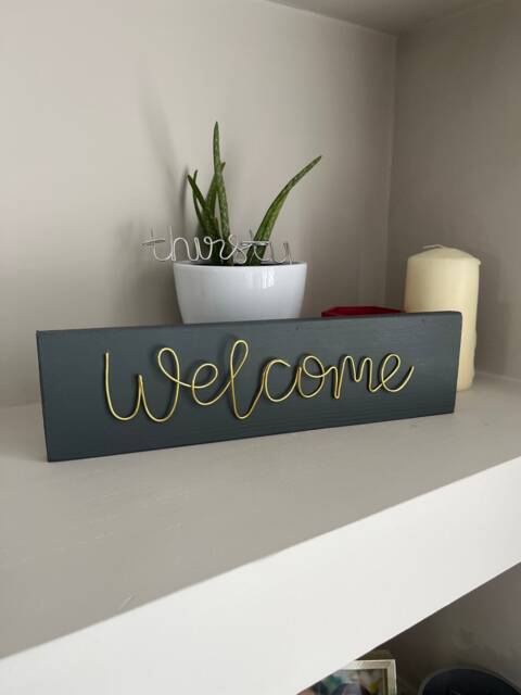 Welcome Sign Rustic Wooden Hallway Entrance Wall Decoration Plaque Wire Words - image 1