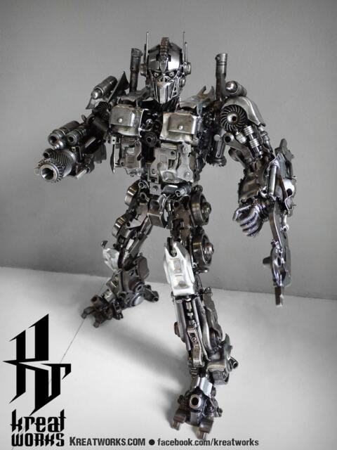 Recycled Metal Brave Robot - Medium Item - image 1
