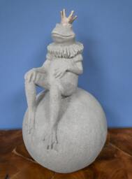 Quirky Resin Frog Prince Ornament Set - Home Or Garden Decor - thumbnail 3