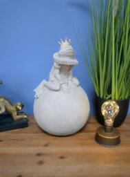 Quirky Resin Frog Prince Ornament Set - Home Or Garden Decor - thumbnail 4