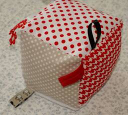 Educational Ribbons Rattle Cube - thumbnail 1