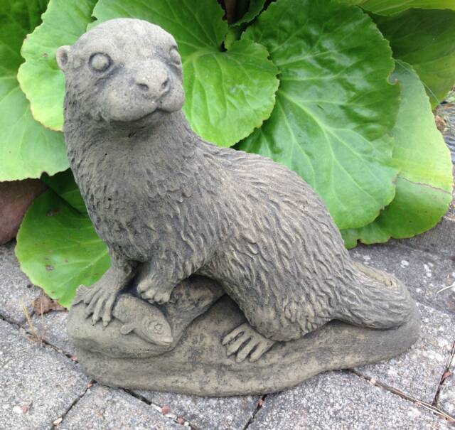 Otter, Fish Animal Sculpture, Figurine, Art, Sandstone, Antique Look, S 34 - image 1