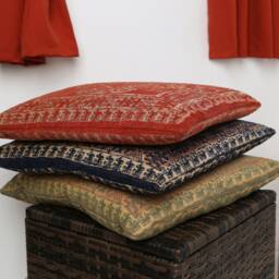 Hand-Woven Kilim Cushion Cover Turkish Moroccan Style Traditional Vintage Design - thumbnail 1
