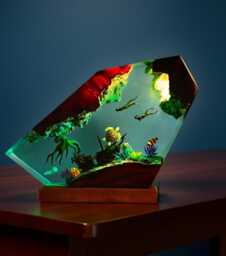 Octopus & Sea Turtle Resin Lamp - 3D Underwater Scene Night Light With Divers - thumbnail 1