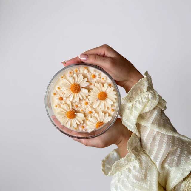 xl Daisy Candle 3-Wick Soy Wax Floral Scent - Boho Home Decor - image 1