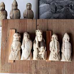 Lewis Chessmen Replica Knights - Hand Carved Antler Chess Pieces Viking Medieval Set - thumbnail 3