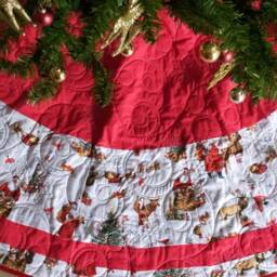 Extra Large Traditional Christmas Tree Skirt, Santa, Decoration - thumbnail 2