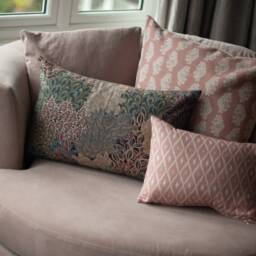 Chatsworth Extra-Large Linen-Blend Cushion in Dusky Pink. Geometric Floral Paisley Design On A Linen Mix Background. 23x23 - thumbnail 3