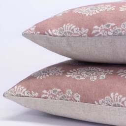 Chatsworth Extra-Large Linen-Blend Cushion in Dusky Pink. Geometric Floral Paisley Design On A Linen Mix Background. 23x23 - thumbnail 2
