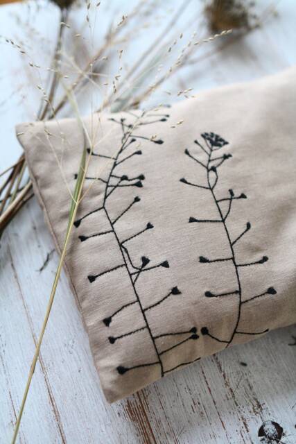 Herbal Pillows, Pine Shavings, Herbal Health Meditation Calming Sleep-Promoting Sleeping Pillows - image 1