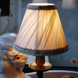 Pearly White Crossed Pleated Lampshade - thumbnail 2