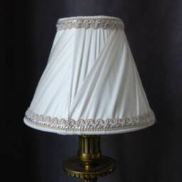 Pearly White Crossed Pleated Lampshade - thumbnail 3