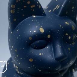 Midnight Blue/Gold Speckle Lucky Cat Hand Painted Maneki Neko - 7 Inch - thumbnail 2