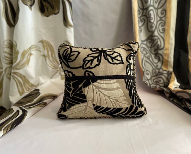 "Designers Guild, 16""x 16" - image 1