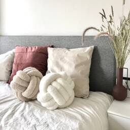 Teddy Knot Pillow - Scandinavian Home Decor, Cozy Ball Cushion - thumbnail 2