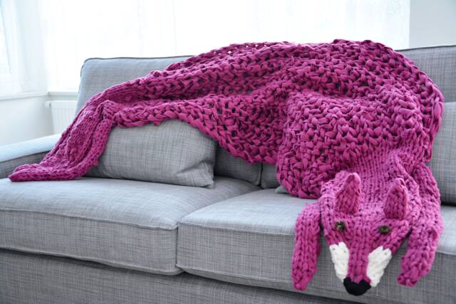 Long Fox Blanket, Chunky Animal Knit Rug, Throw, Lilac Arm Light Pink Blanket - image 1