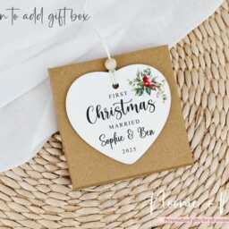 First Christmas Married Personalised Ornament - Ceramic Keepsake Tree Decoration Wedding Gift Heart Bauble Mr & Mrs Style0 - thumbnail 2