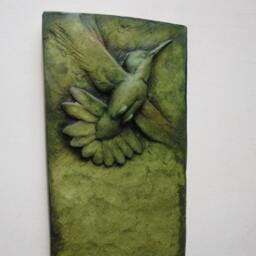 Ruby-Throated Hummingbird in Flight Wall Sculpture - thumbnail 3
