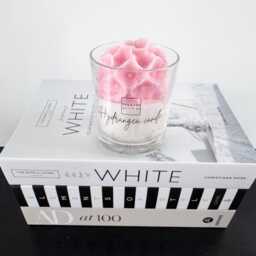 Hydrangea Flower Candle - Hand-Poured Coco Soy Floral Sculpted Birthday Gift Luxury Box 40 Hour Burn 220 Grams - thumbnail 2