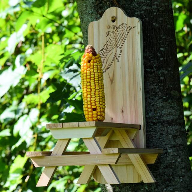 Squirrel Corn Feeder - Red Cedar Picnic Table Design Engraved Ear Of Gift For Nature Lovers - image 1