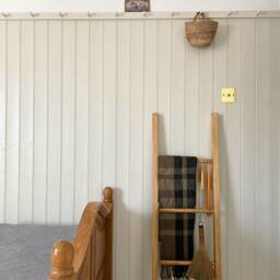 Rustic Wood Blanket Ladder - Towel Rack Folkhaus - thumbnail 2