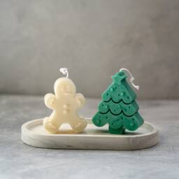Gingerbread Men Soy Wax Candle - Christmas Home Decor - thumbnail 2