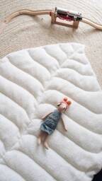 Large Leaf Playmat From Faux Fur, Milk Color - Baby Play Mat - thumbnail 2