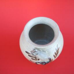Hand Thrown & Decorated, This Charming Cream Flower Vase Has Painted Sprigs Of Corn A Delightful 3D Harvest Mouse. 11cm X 10cm - thumbnail 2