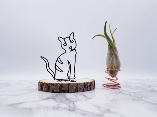 Tabby Cat Wire Sculpture, Pet Memorial, Desk Decor - image 1