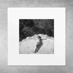 Photo Print With Passe-Partout Women On The Rocks - thumbnail 2