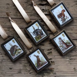 Otter Ornament - Gift Home Decor Stamp Wall Art Picture Charm Love - thumbnail 2