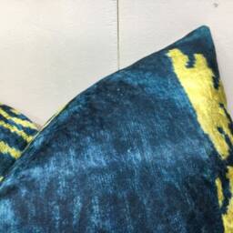 Ikat Pillow Cover - 16x24, Handwoven Silk Blend, Modern Accent - thumbnail 2