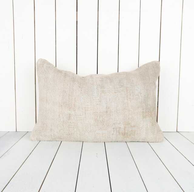 Handmade Vintage Turkish Kilim Pillow Cover - 16x24 - image 1