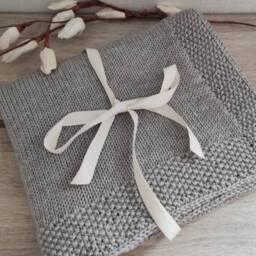 Baby Blanket in Dark Beige Merino Wool, Taupe Hand-Knitted Jersey & Moss Stitch - thumbnail 3